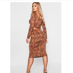 Plus size snake print midi skirt